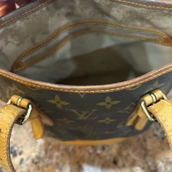 Louis Vuitton Monogram Bucket Bag
Authentic - Picture 6 of 8